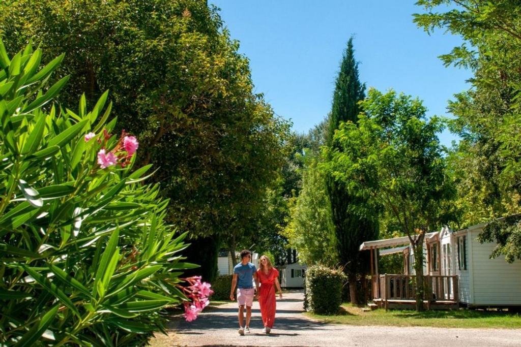 לה רוק-ד'אנטרון Mobil Home Tout Confort 6 Personnes Climatise Au Pied Du Luberon מראה חיצוני תמונה